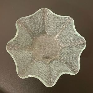 Transparent glass plate with design